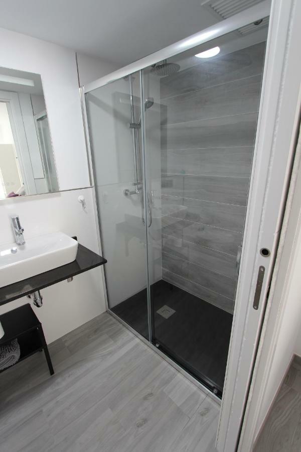 2 Gran8nerja Apartment